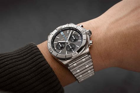 Breitling Chronomat: Titanvariante, grünes Zifferblatt 